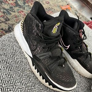 Men’s Nike Kyrie size 12